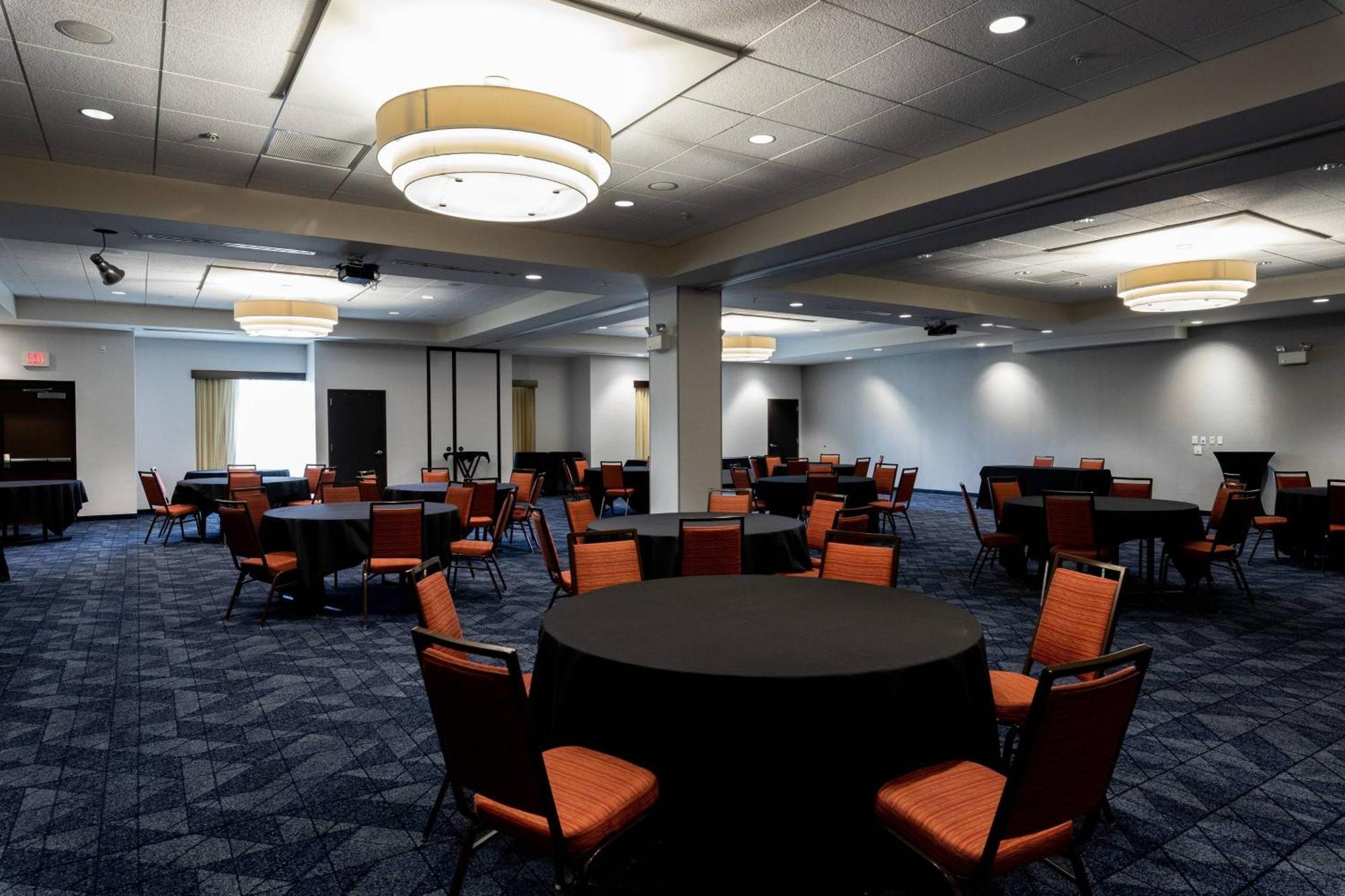 Courtyard By Marriott Cincinnati Midtown/Rookwood Exterior photo